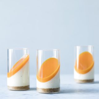 Dessertglas med kernemælk og havtorn